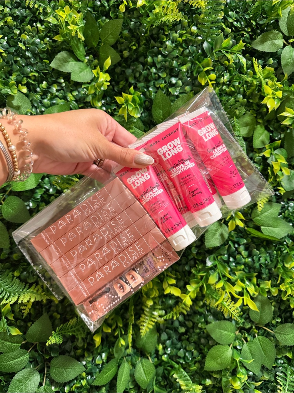 Reseller Bundle ! L'Oreal Mascara and Marc Anthony Leave in Conditioner Set - Picture 4 of 4
